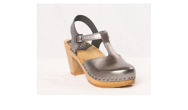 clogs with strap