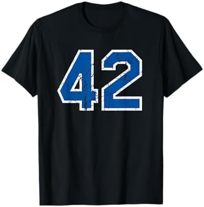 Amazon.com: Green Sports Team Number #8 T-Shirt : Clothing, Shoes