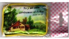 Regalo Juego [Llavero Almohadita y Mini Taza - Yo Y Mi Casa Servimos Al Senor Josue 24:15]