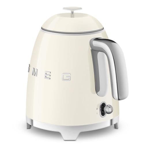 SMEG Hervidor eléctrico Mini años 50 estilo retro de 3 tazas con base antideslizante de doble pared e indicador de nivel de agua (crema)
