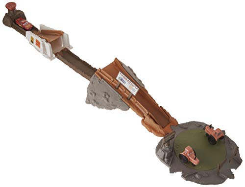 Disney Pixar Cars Smokey's Tractor Challenge Playset - Thumbnail 3