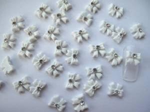 CyberStyle(TM) 	Nail Art 3d 40 Piece White BOW TIE /RHINESTONE for Nails, Cellphones 1.1cm