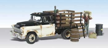 HenryS Haulin 1955 Chevy Truck W/Figure & Acc. N Scale Woodland