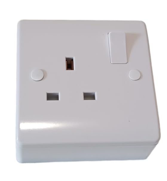 SINGLE SOCKET AND 25mm PATTRESS BACK BOX, 1 GANG CURVED EDGE, WHITE, STYLISH AND ROBUST, DOUBLE POLE (1)