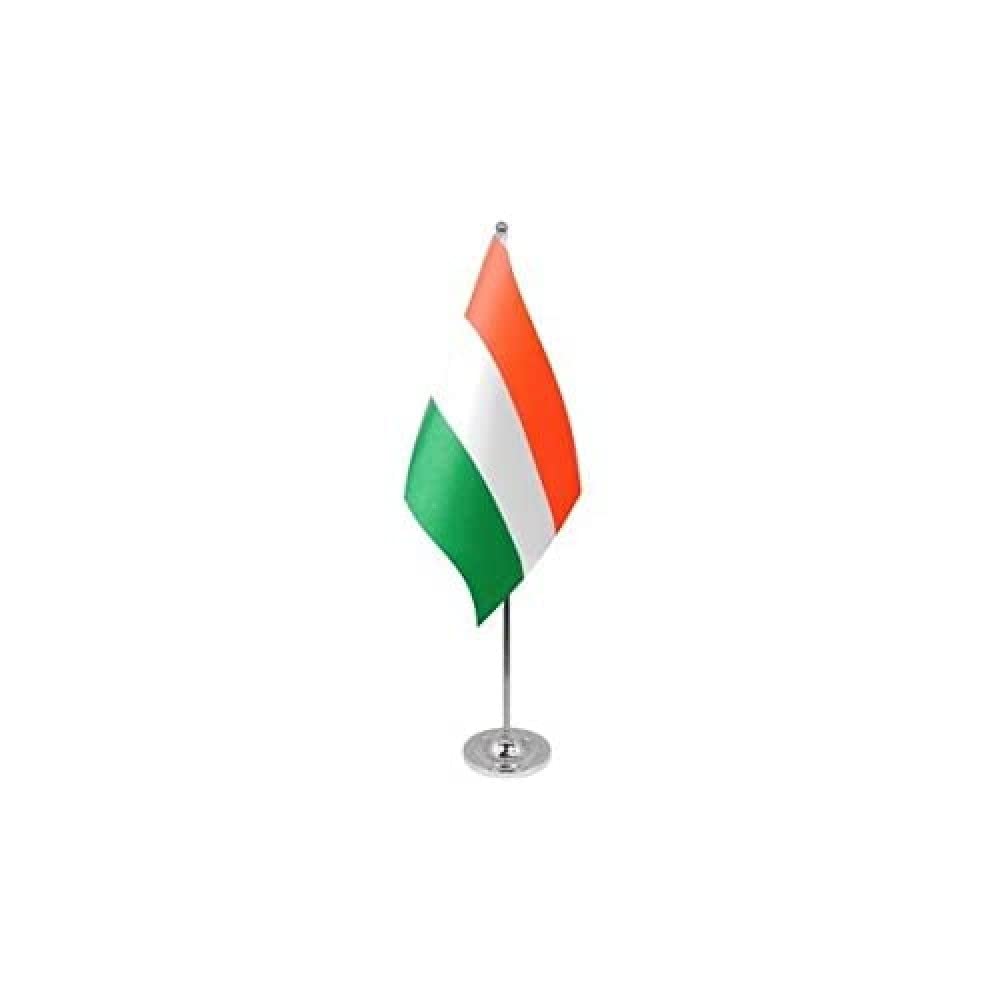 AZ FLAG Hungary Prestige Table Flag 6'' x 9'' - Hungarian Office Decoration 100% Satin 22 x 15 cm - Desk Flag with Steel Pole and Base