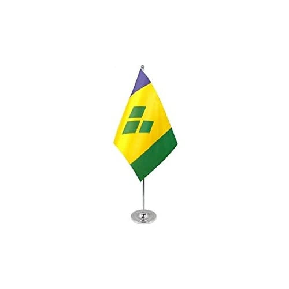 AZ FLAG Saint Vincent Prestige Table Flag 6'' x 9'' - Vicentian Office Decoration 100% Satin 22 x 15 cm - Desk Flag with Steel Pole and Base