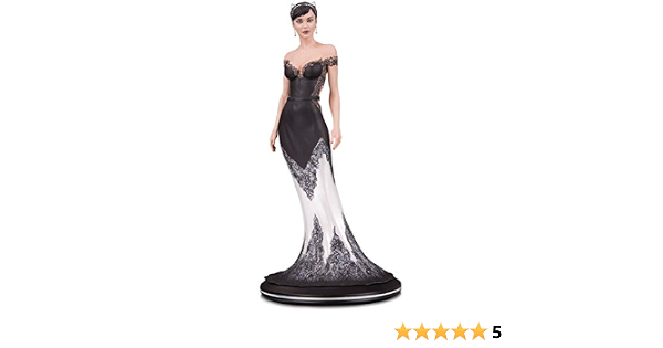 Amazon.com: DC Cover Girls: Catwoman vestido de novia por Joëlle Jones  Statue : Juguetes y Juegos