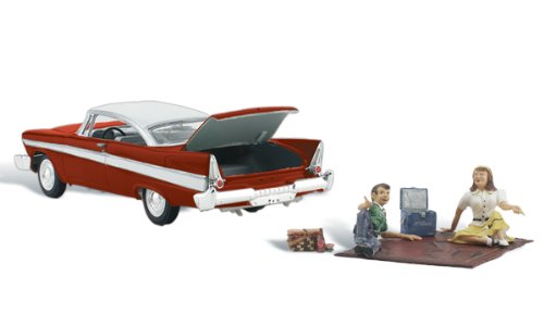 Autoscene Parked for a Picnic 1950's Type Vehicle w/Figures & Acc HO Scale Woodland Scenics