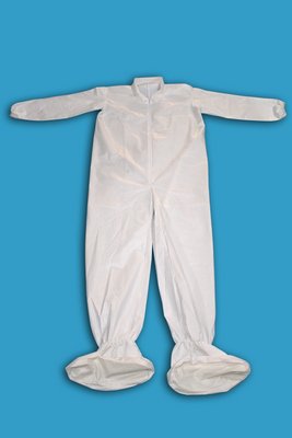 10847-222 - X-Large - VWRâ€š Disposable Coveralls with PVC Bootcovers and Bonded Seams - Case of 25