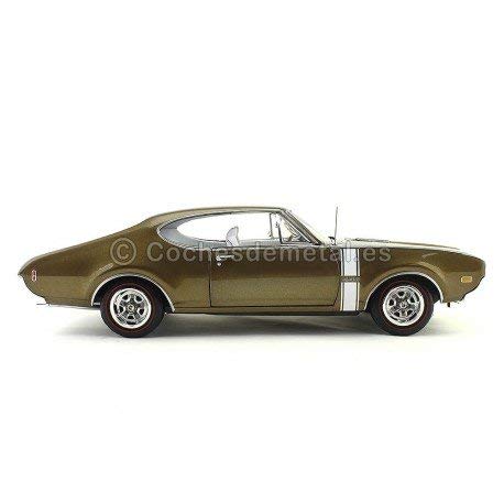 1:18 1968 Oldsmobile Cutlass 442 Hardtop Cinnamon Bronze Poly Autoworld AMM1084