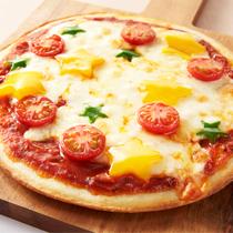 豚肉と塩麹トマトソースのピザ