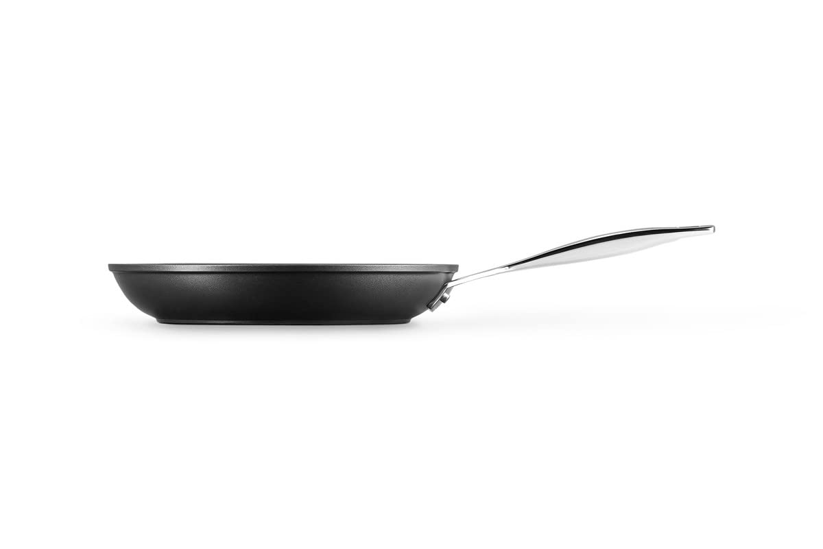 LE CREUSET Toughened Non-Stick 26cm Shallow Frying Pan, Aluminium, 51112260010002, Black