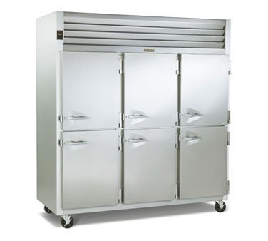 Traulsen G31002 Dealer's Choice Three Section Reach-In Freezer with Half-Height Doors (Hinged Right/Right/Right) 3/4 HP