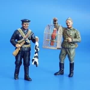 (DISC) Plusmodel 1:35 Russian Sailors WWII - 2 Figures - (PLU170)