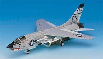F-8E Crusader US Marines 1/72 Academy