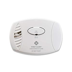 First Alert CO400 Carbon Monoxide Detector, Battery Operated , White