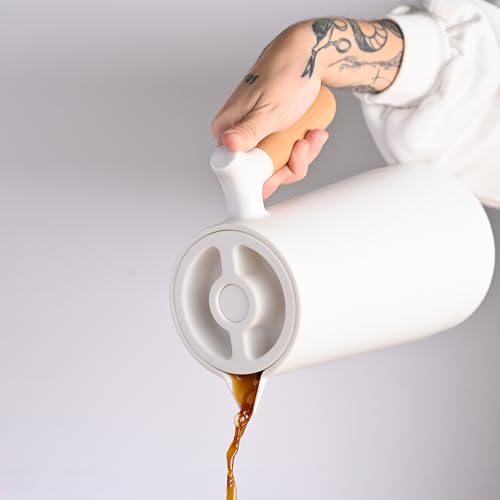 WOLFF - Garrafa Térmica de Plástico com Cabo de Madeira Nórdica 1L Branca - Mesa Posta - Itens Para Casa - Utensílios de Cozinha - Perfeita Para Café e Chá