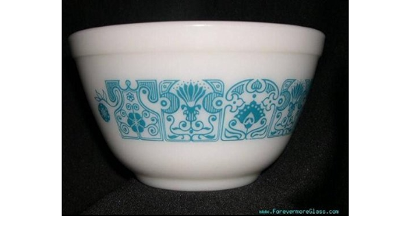 small pyrex bowls
