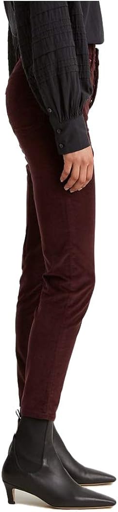 Levi's Women's Wedgie Skinny Jeans (Standard and Plus) at  Women's Jeans store