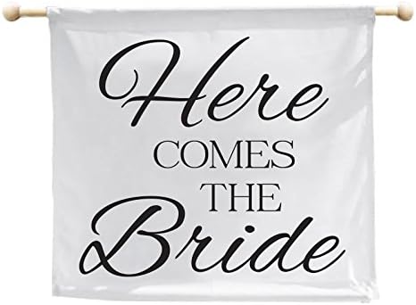 Amazon Com Elegant Signs Here Comes The Bride Sign Here Comes The