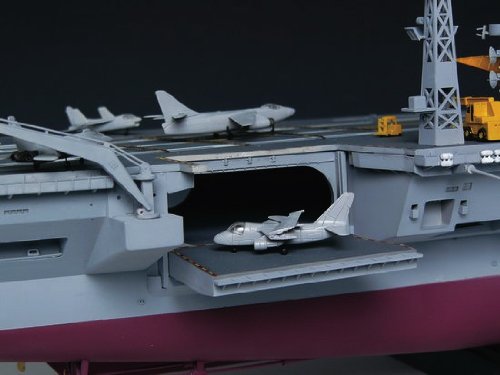 トランペッター 1/350 米海軍 空母 CVN-68 ニミッツ