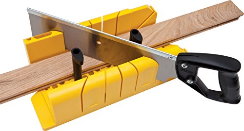 Ingletadora de plástico con sistema de bloqueo y serrucho