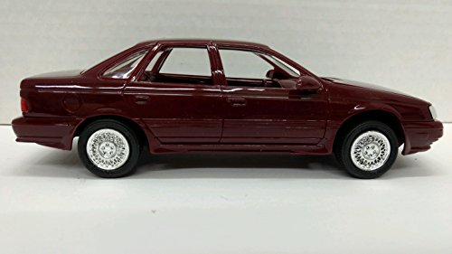 AMT 6067 1989 Taurus SHO 1:25 Scale Built-up Plastic Promo - Currant Red
