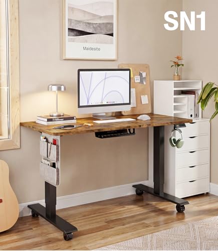 MAIDeSITe Height Adjustable Electric Lift Table, 120 x 60 cm Standing and Sitting Table with Cable Tray, Hook and Storage Pockets, Lift Table with Memory Controller