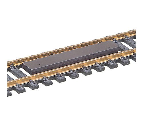 HO Non-Delayed Uncoupler, Between Rails