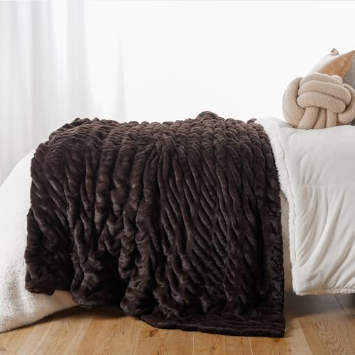 BATTILO Faux Fur Throw Blanket