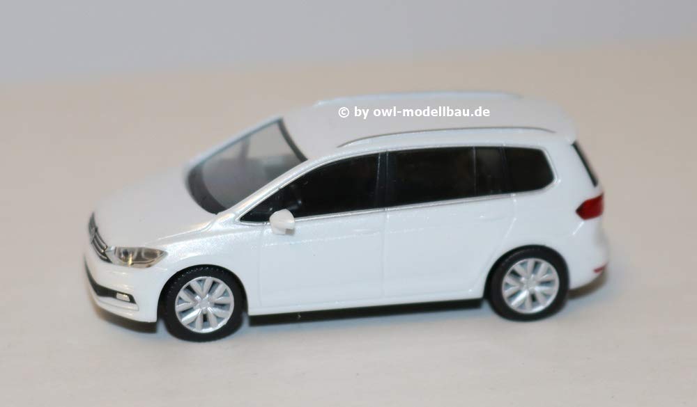 VW Touran, white