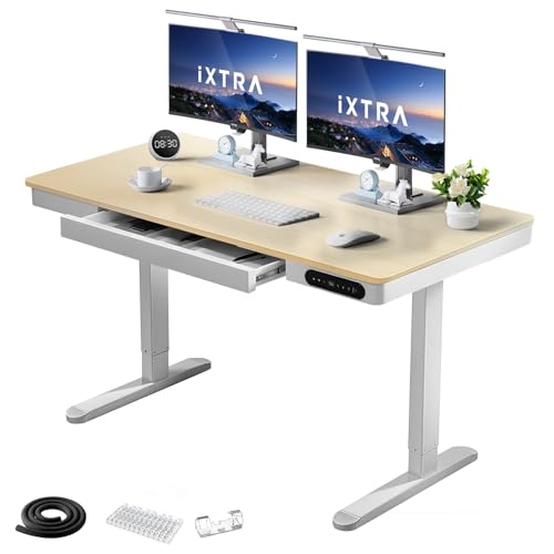 IXTRA Standing Desk with Drawer 140x60cm Whole Piece Tabletop Electric Standing Desk, Height Adjustable Desk with USB Charging Ports, Sit Stand Desk with Storage for Home & Office Maple