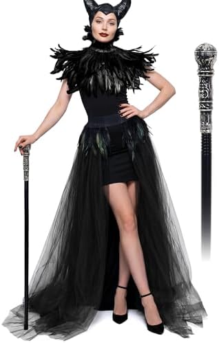 Niños vestidos con trajes negros y máscaras aterradoras de Halloween Niños vestidos con trajes negros y máscaras aterradoras de Halloween