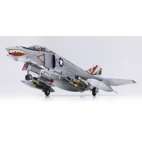 Academy F-4B "VF-111 Sundowners" Model Kit