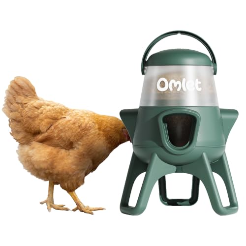 Omlet Futtersparender Hühnerfutterautomat für Hühnerstall | Anti-Verschüttung Geflügel Futterspender | 3 Futteröffnungen | Aufhängbar & Freistehend |