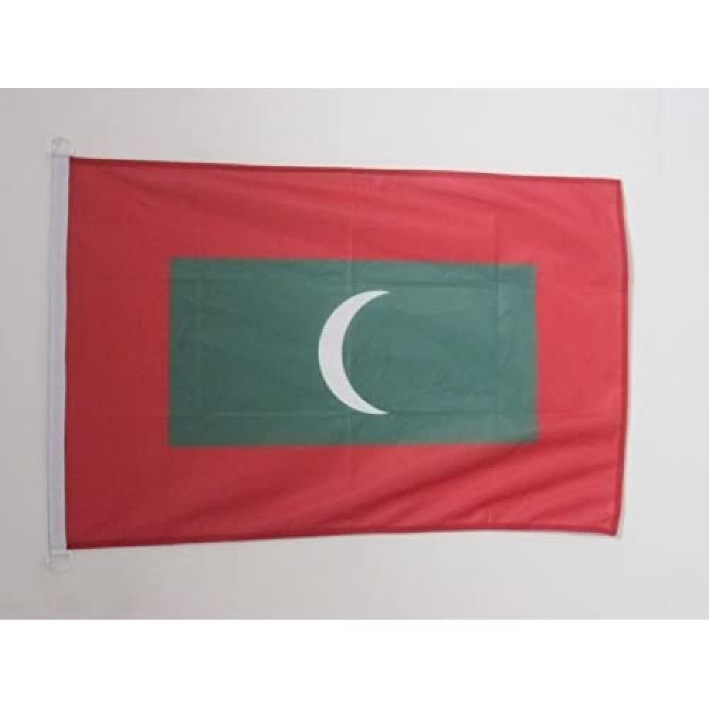 AZ FLAG - Maldives Flag - 2x3 Ft - For Outdoor - Maldivian Banner Knitted Polyester with Two Plastic Rings - Fade Resistant - Vivid Colors - 2' x 3' Feet - 90x60 Cm