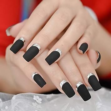 Njiangua Kunstnagel Matt Weiss Lange Nagel Schwarz Quadratisch Verwebt Minimalistischer Stil Gefrostet Glamouros Amazon De Beauty