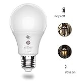 Dusk to Dawn Light Bulb 8W Auto On/Off Led Light Bulbs[Built-in Light Sensor][No Stroboscopic Effect] A19 E26 Base Security Lamp for Corridor Garden Garage Yard Porch Patio (5000K Natural White)