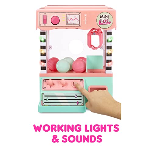 LOL Surprise Minis Claw Machine Playset with 5 Surprises with Lights