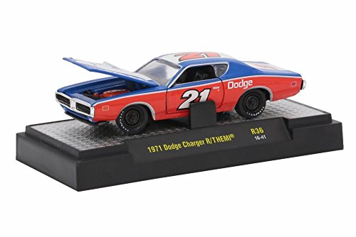 1971 Dodge Charger R/T HEMI, Red & Blue - M2 Machines Detroit Muscle 32600-36 - 1/64 Scale Diecast Model Toy Car
