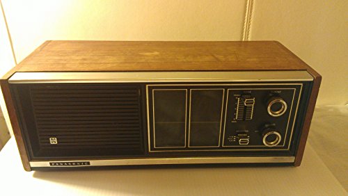 Vintage Panasonic Radio model RE-7371