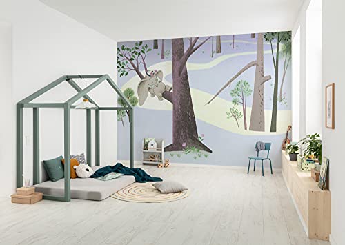 Komar Disney Vlies Fototapete - Dumbo Sleep on Tree - Größe: 400 x 280 cm (Breite x Höhe) - Elefant, Kindertapete, Kinderzimmer, Tapete - IADX8-044