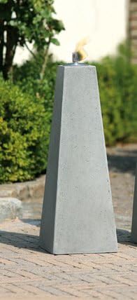 Pyramide Ollampe Creastone Lampe Feuersaule Ol Lampe Deko Objekt Feuer Garten Gartendekoration Fackel Grau Betongrau Zement Fieberglas Sand Wetterfest Frostfest Amazon De Garten