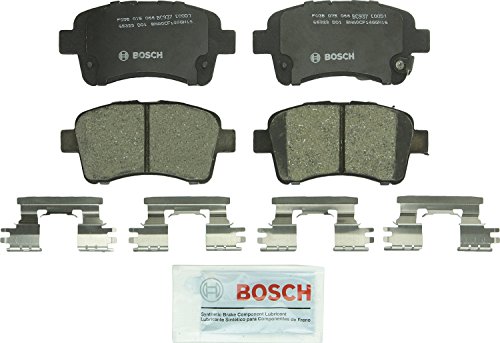 Bosch BC937 QuietCast Premium Ceramic Disc Brake Pad Set For 2002-2006 Suzuki Aerio; Front