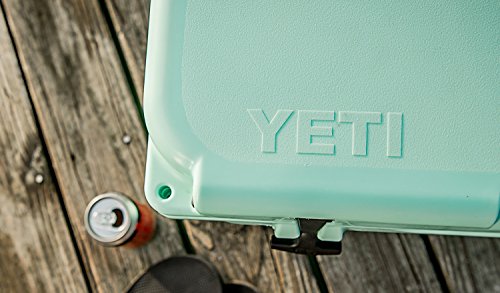 YETI Tundra 45 Cooler - Image 5