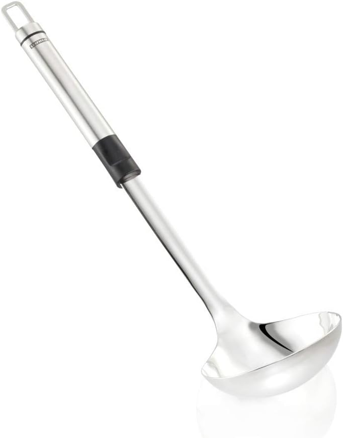 Leifheit Schöpflöffel 34 cm ProLine-Serie, Suppenkelle aus rostfreiem Edelstahl, hochwertiges Design, Schöpfkelle mit ovalem Griff und praktischer Aufhängeöse, Soßenlöffel, Kochlöffel, silber