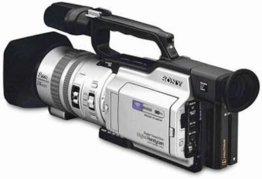 Amazon Com Sony Dcrvx00 Minidv Digital Camcorder With 2 5 Lcd Memory Stick Builtin Digital Still Mode Discontinued By Manufacturer Mini Dv Digital Camcorders Camera Photo