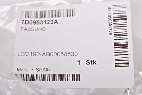 GENUINE VW Beetle 1998-2010 Tail Light Bulb 3 Pin Socket