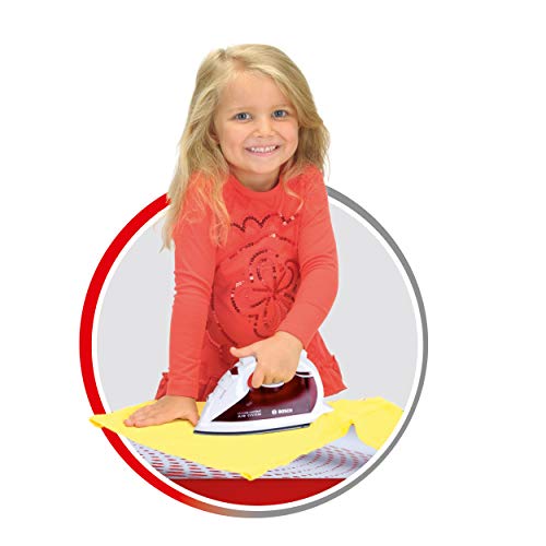 Theo Klein 6302 Bosch Bügel-Set | Mit Bügelbrett und Bügeleisen mit Wassersprühfunktion | Höhenverstellbares Bügelbrett | Maße: 60 cm x 20 cm x 47/52 cm | Spielzeug für Kinder ab 3 Jahren – Bild 2