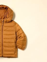 Amazon Essentials Boys' Lightweight Water-Resistant